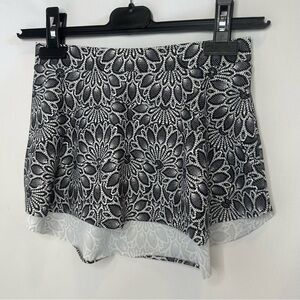 Capezio Curved Pull-On Skirt Ballet  Dance  Black and White Pattern Tween Large